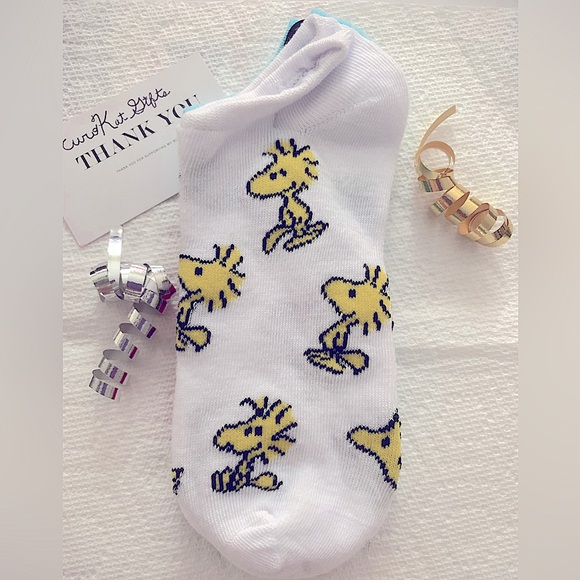 Peanuts Woodstock Women's No Shows Socks NEW size 4-10 unisex white yellow - Picture 7 of 8